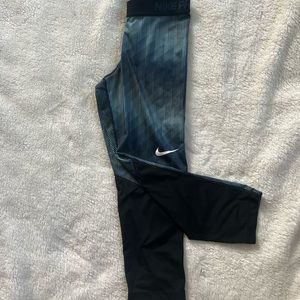 Nike Pro Dri Fit Capri Legging Size M
